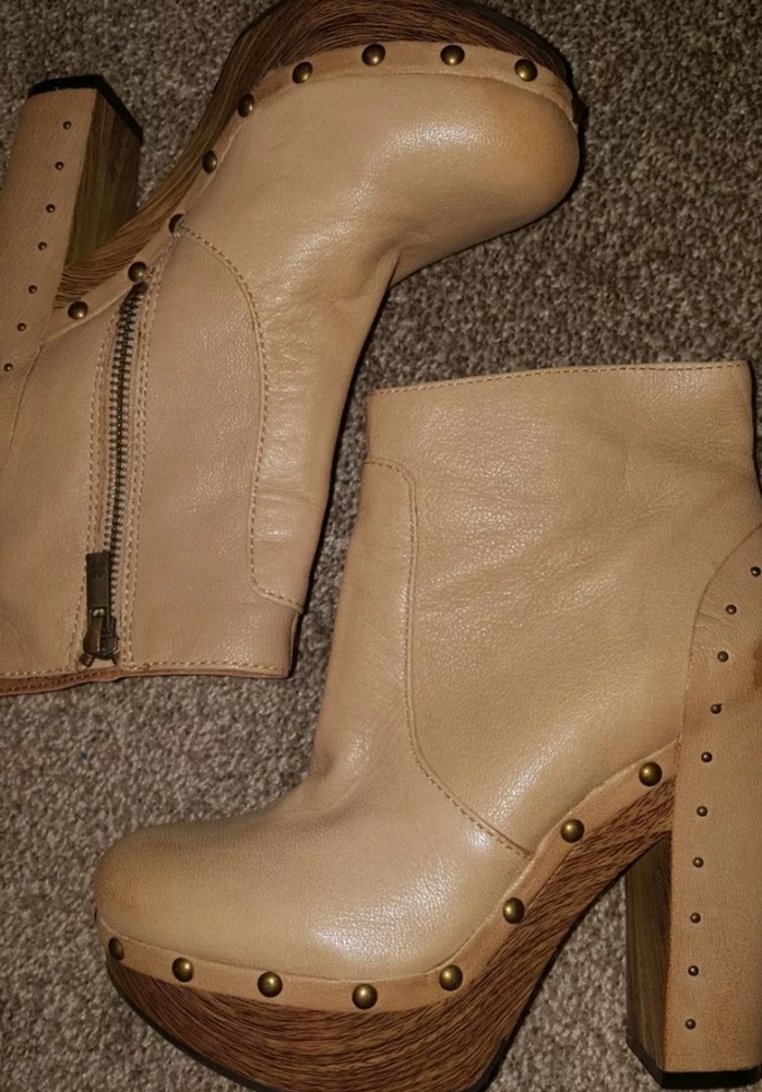 Lucky Brand Tan "Terrace" Booties